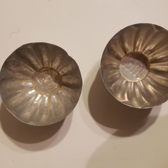 Vintage Metal Baking Set Muffin Baking Pan/ 2 Jell O Mold/ Aluminum Strainer - Picture 3 of 8